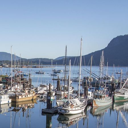Oceanfront Suites At Cowichan Bay Bagian luar foto