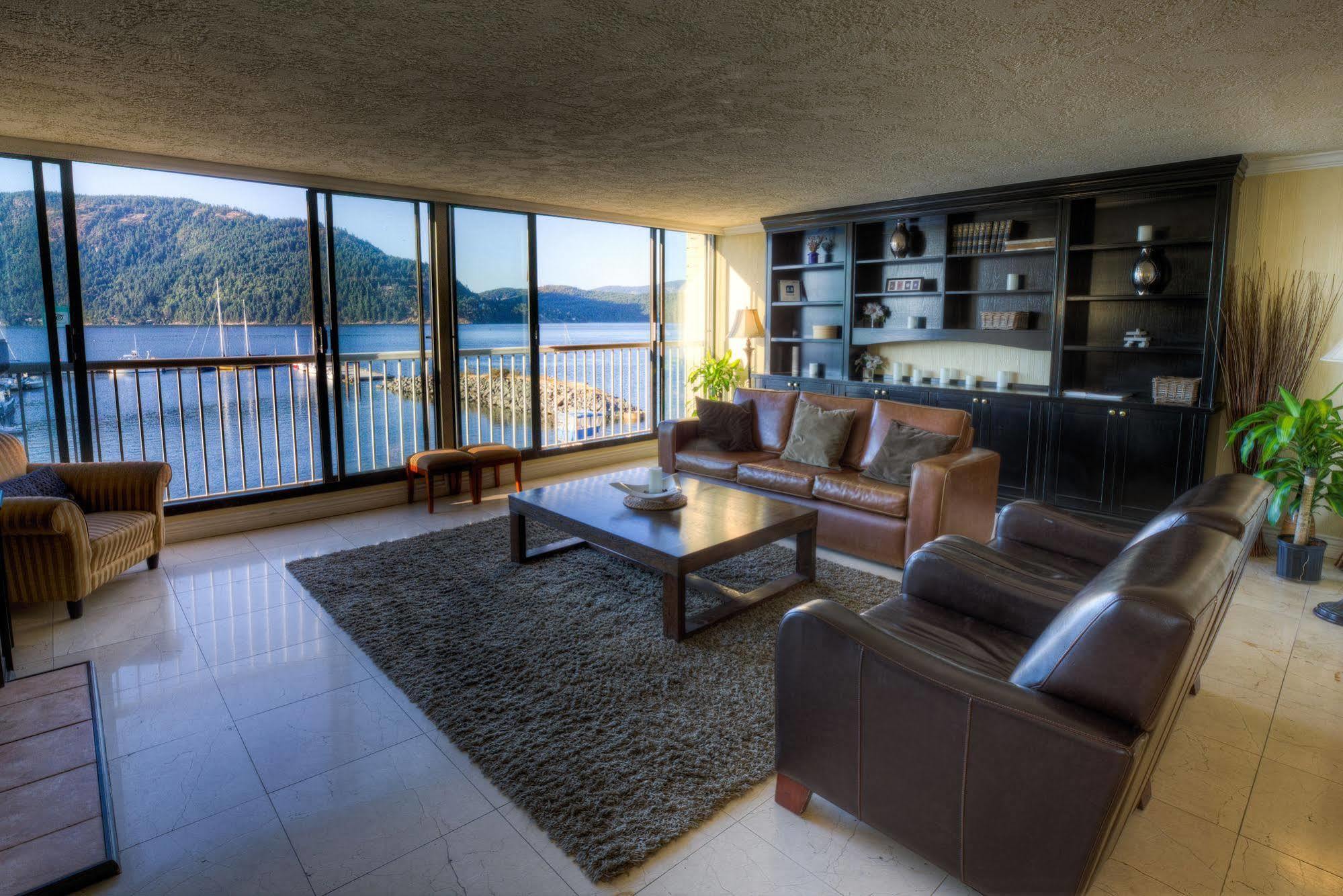 Oceanfront Suites At Cowichan Bay Bagian luar foto